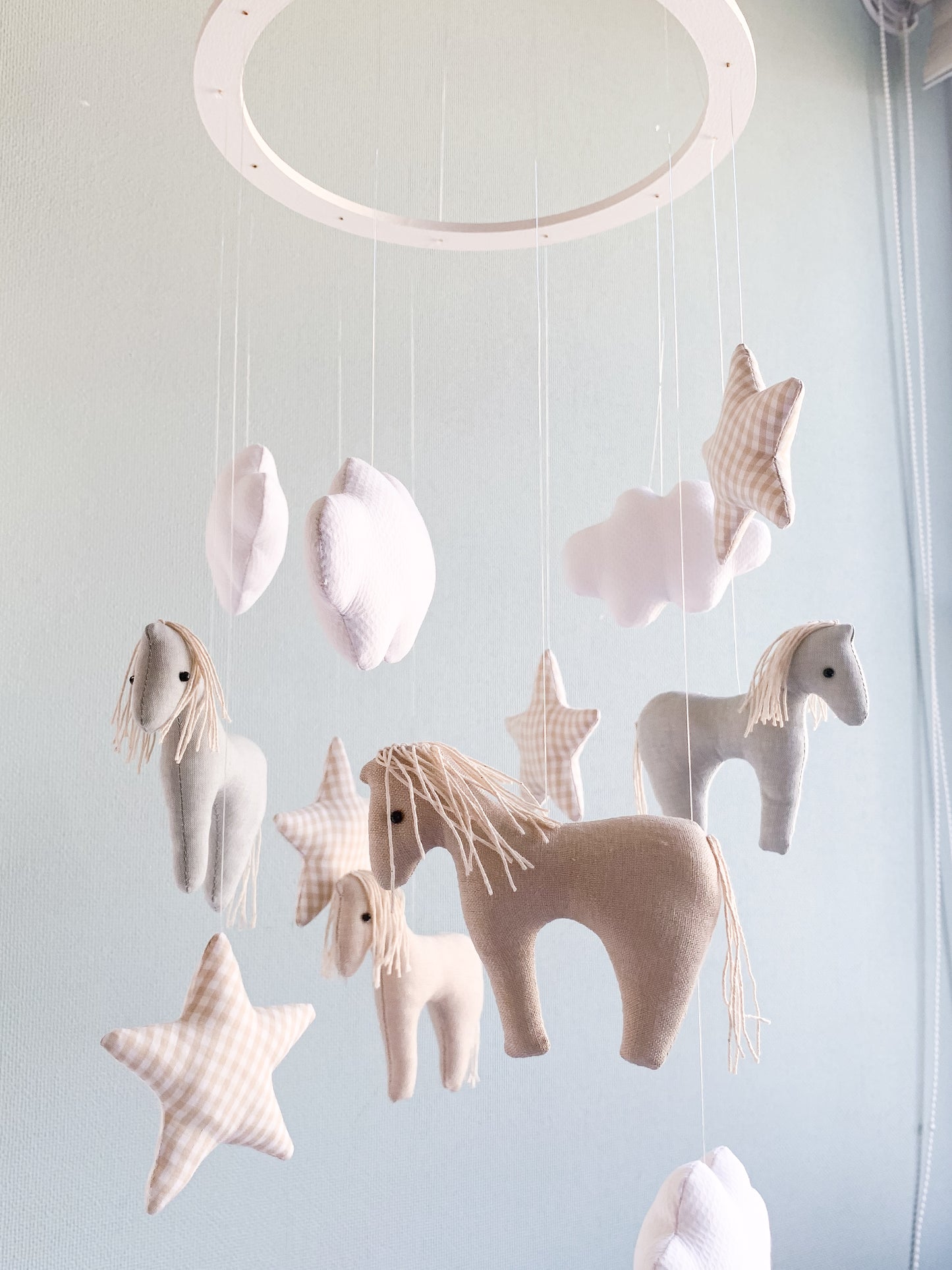 Móvil Caballitos - beige y verde