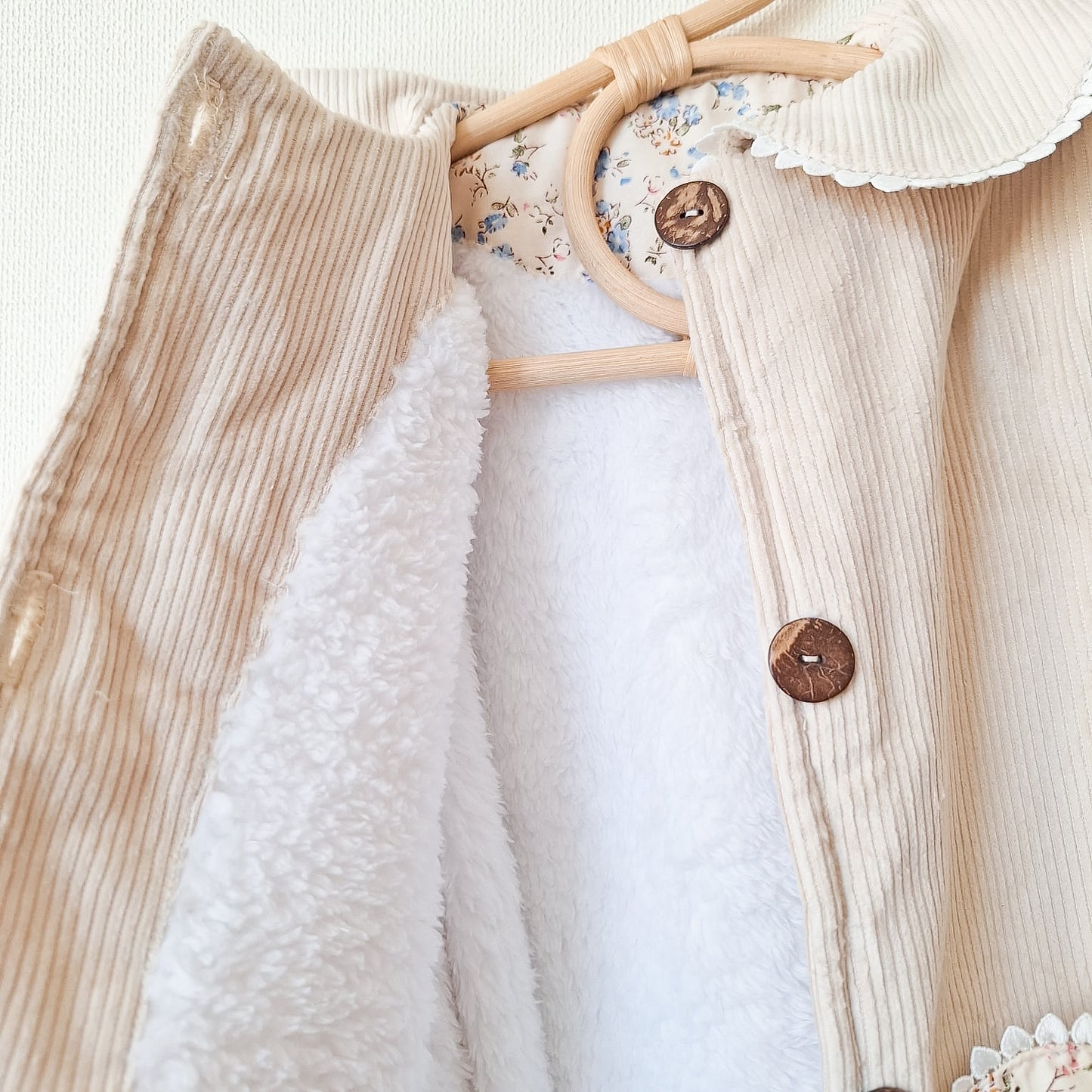Chaquetón forrado corderito - bolsillos corazones