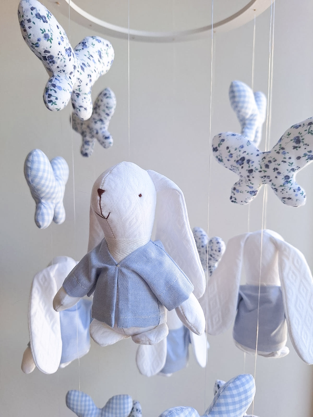 Móvil Conejitos y mariposas