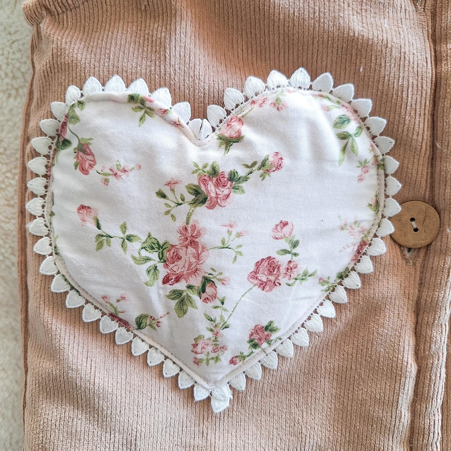Chaquetón sin mangas forrado corderito - bolsillos corazones