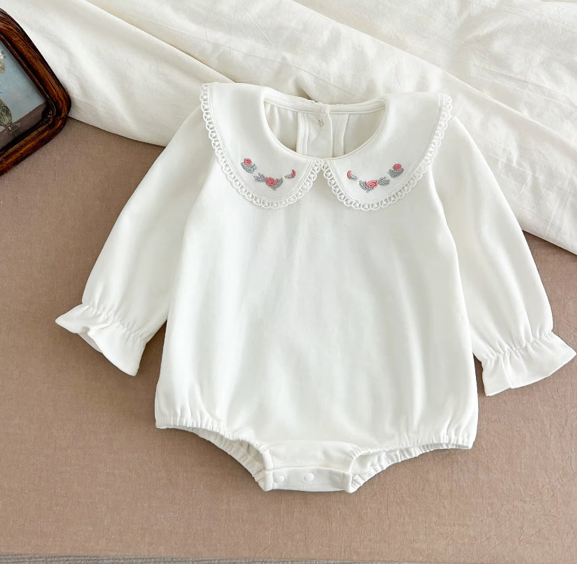 Body cuello bebe bordado