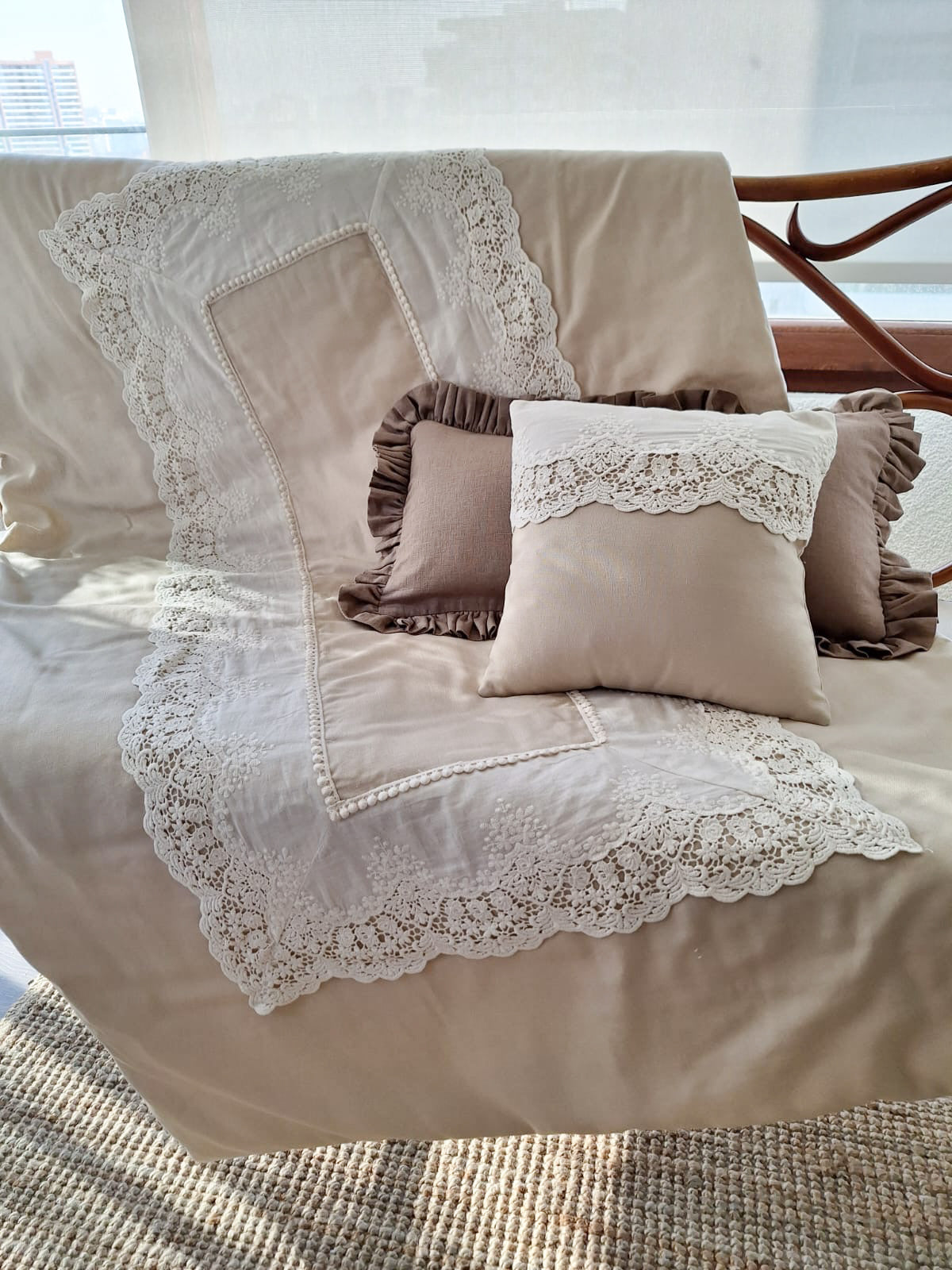 Cubrecama Lino y Broderie
