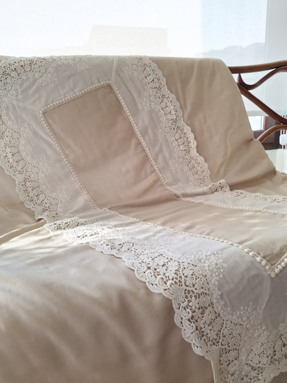 Cubrecama Lino y Broderie
