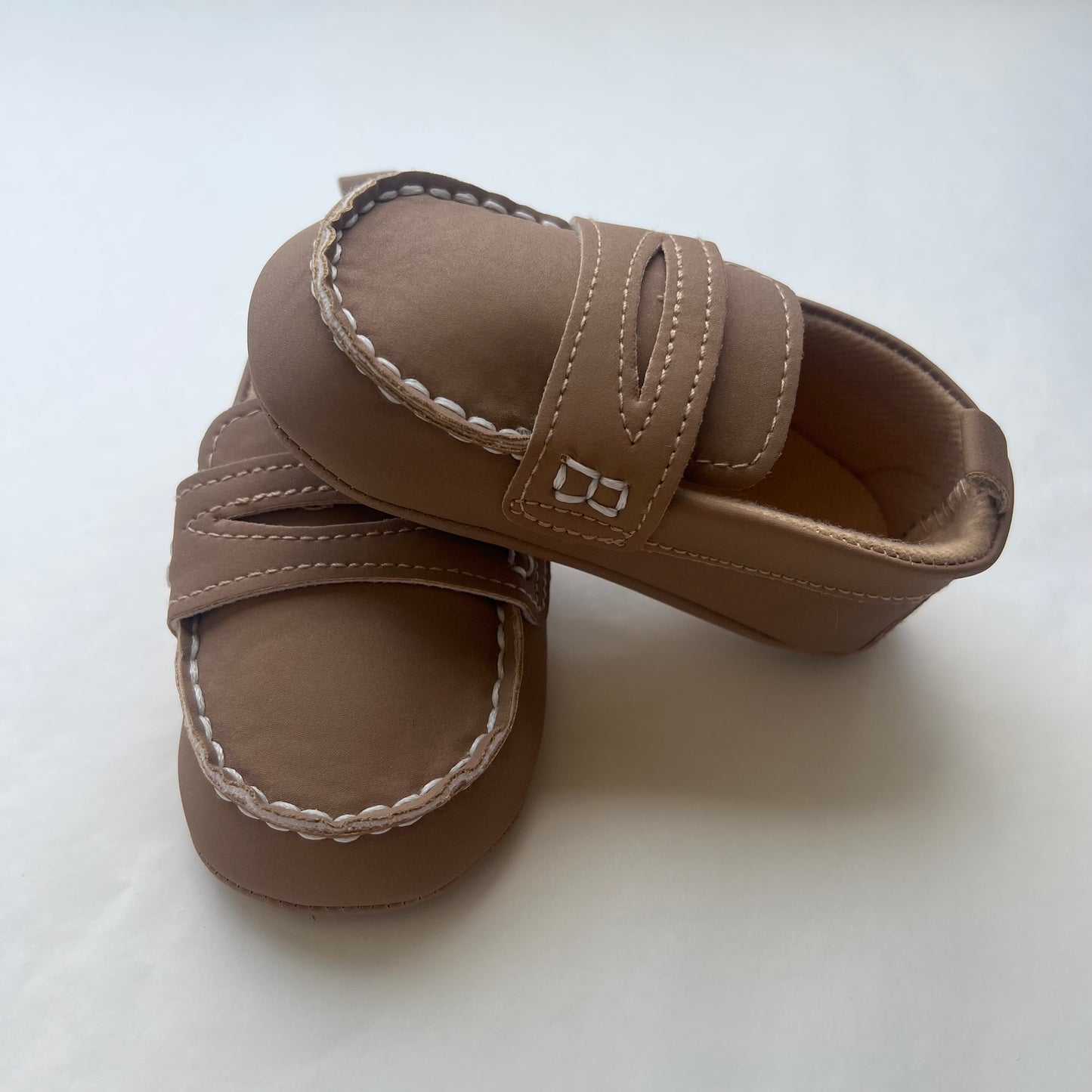 Zapatos tipo Mocasines café