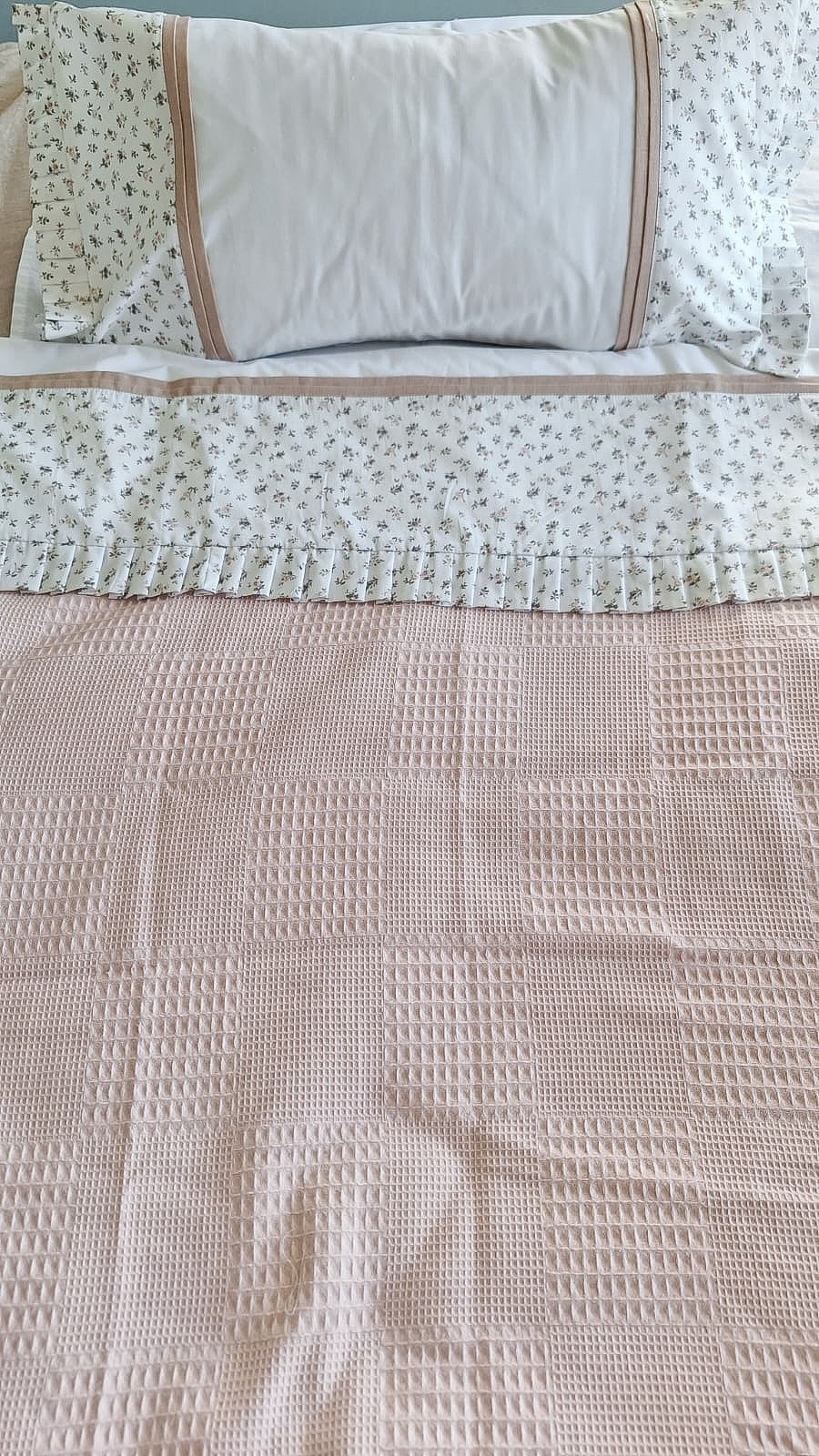 Cubrecama o Manta tela Panal forrado en corderito