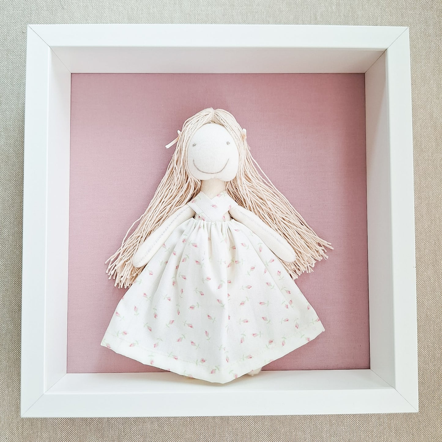 Cuadrito Muñeca - ramitos rosas