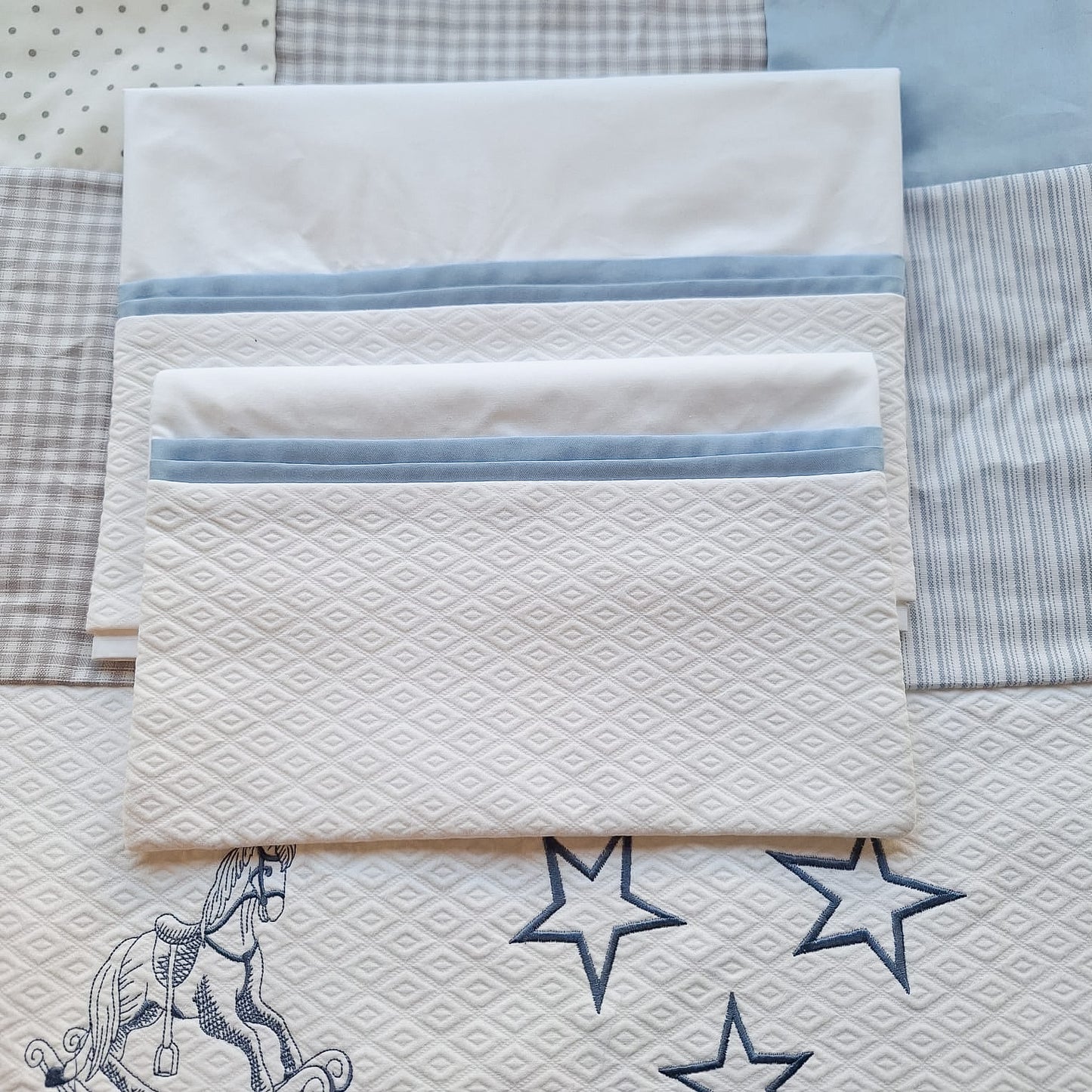Sábanas - ribetes azul claro