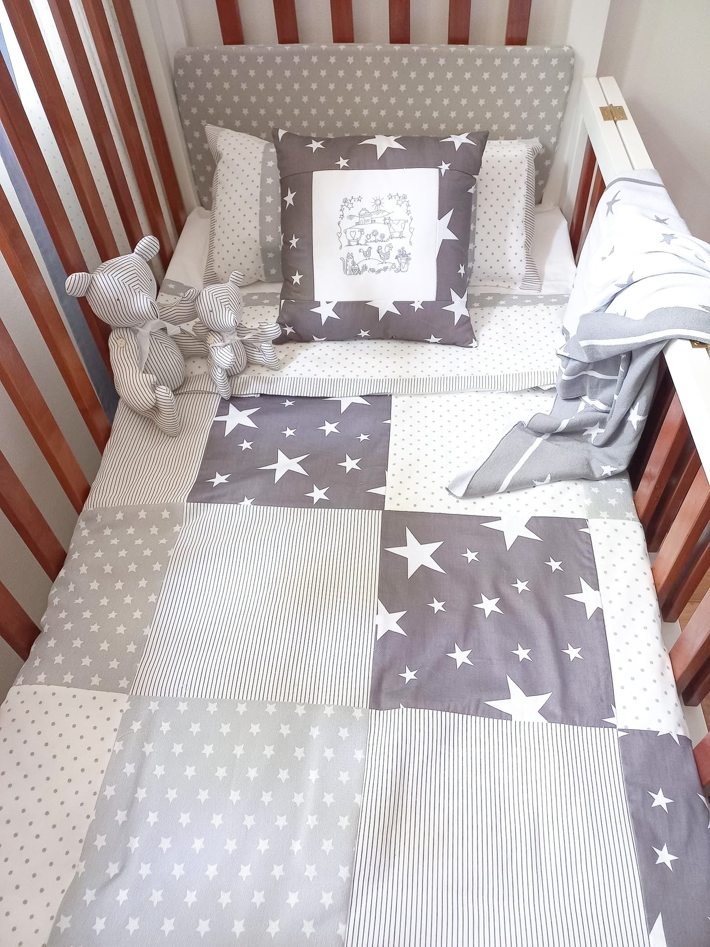 Cubrecama Patchwork - estrellas gris