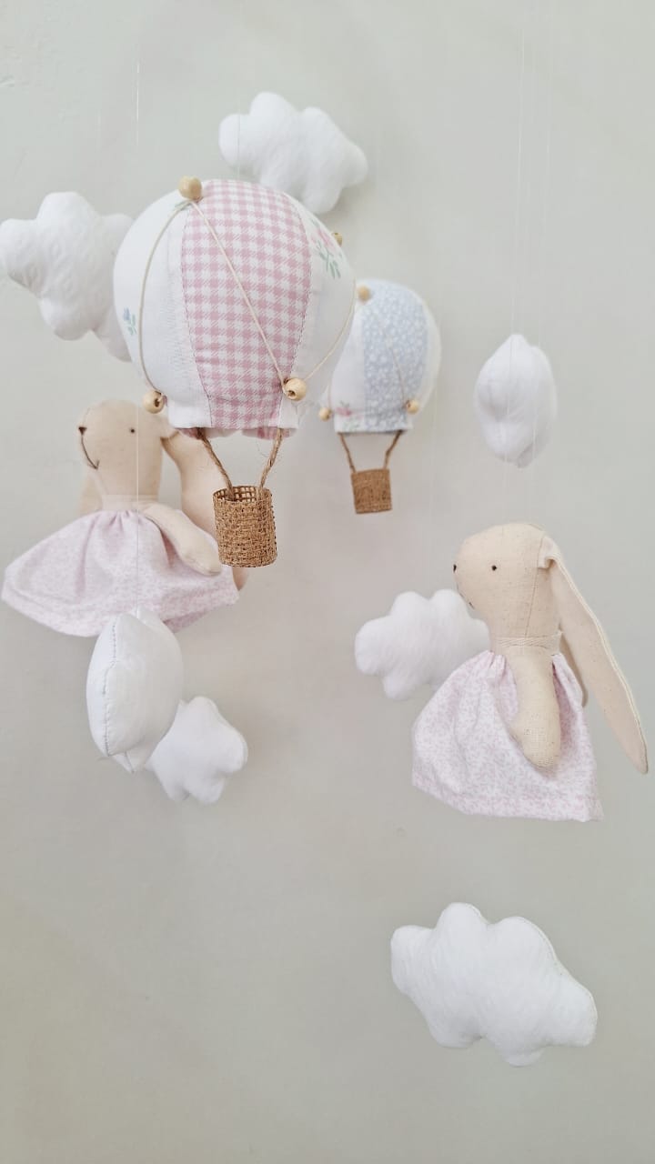 Móvil Conejitas y Globos - rosa y celeste