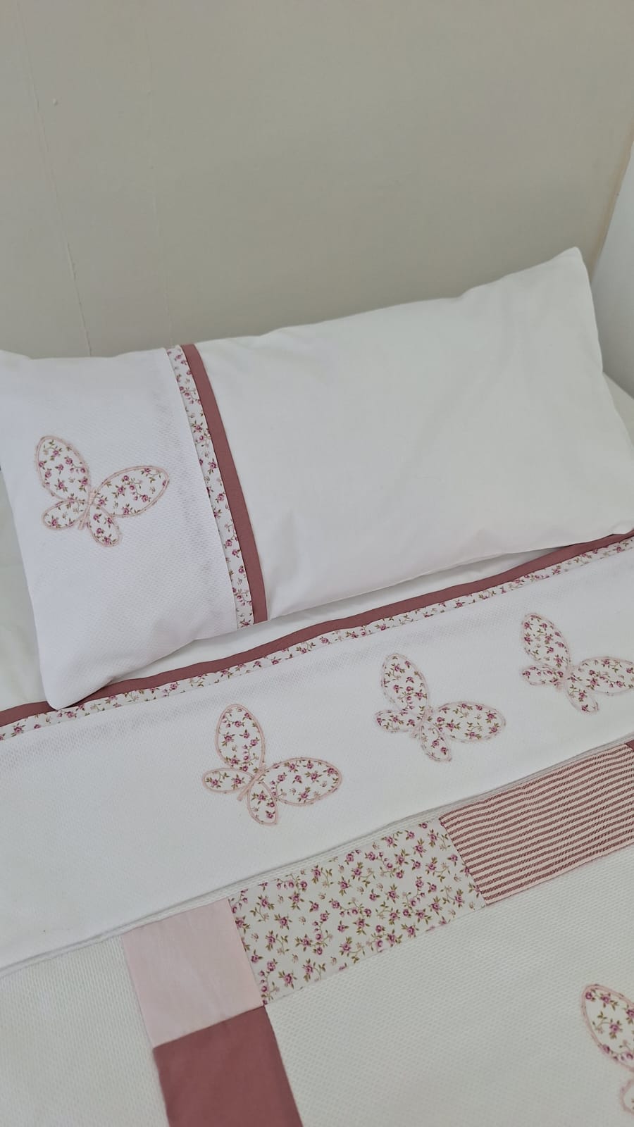 Sábanas bordadas mariposas - sandía