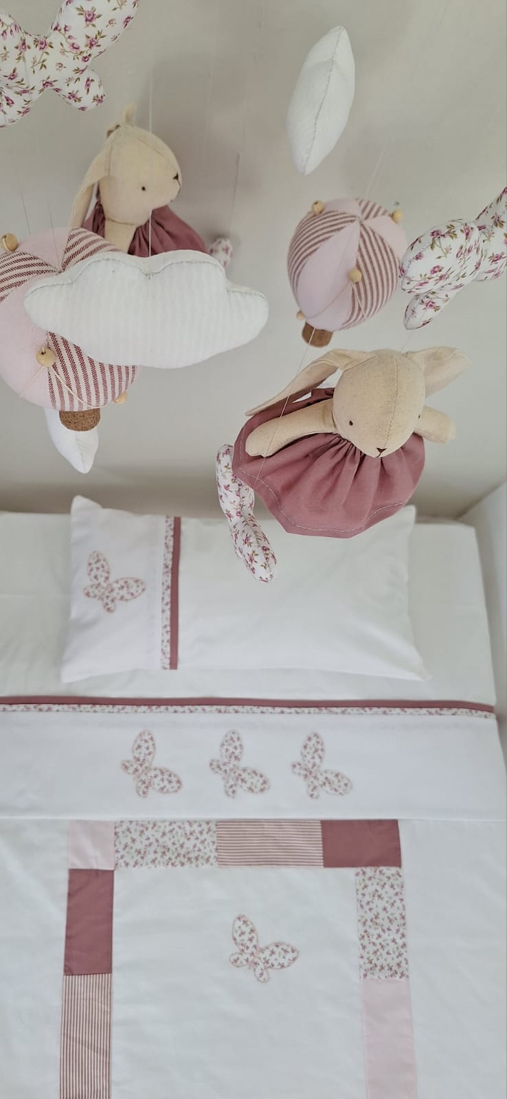 Sábanas bordadas mariposas - sandía