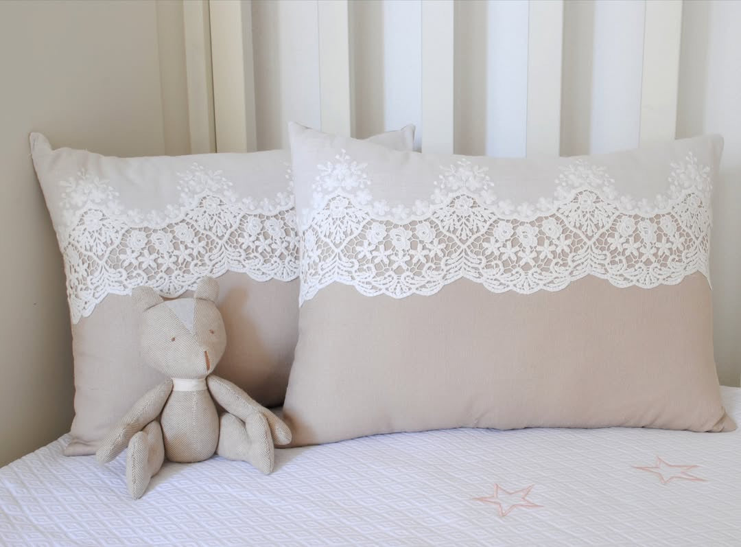 Cojín rectangular y broderie