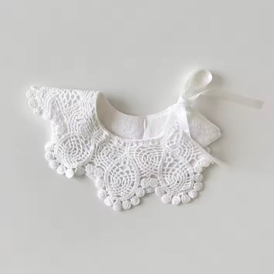 Cuello o Babero de Bolillo