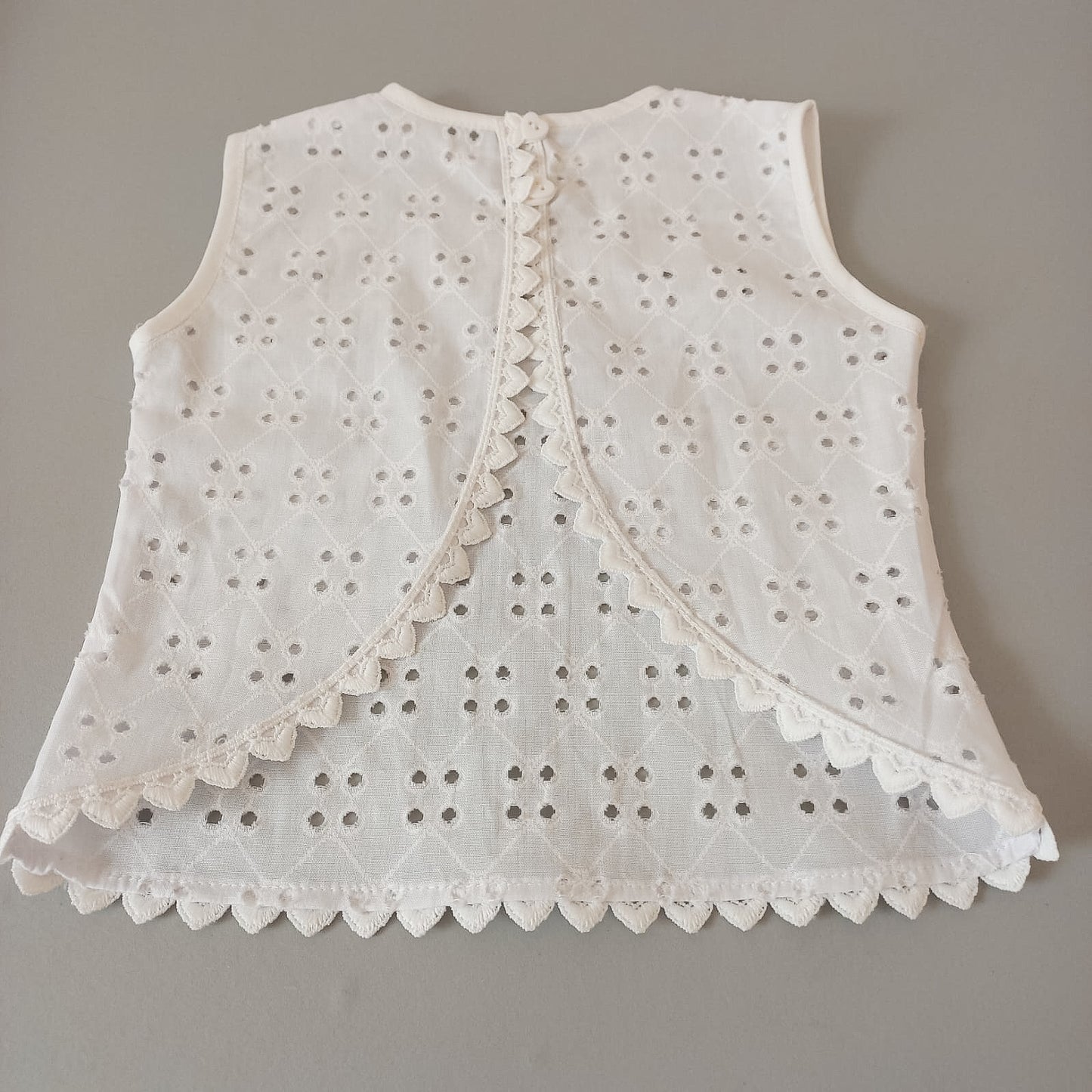 Blusa espalda abierta broderie