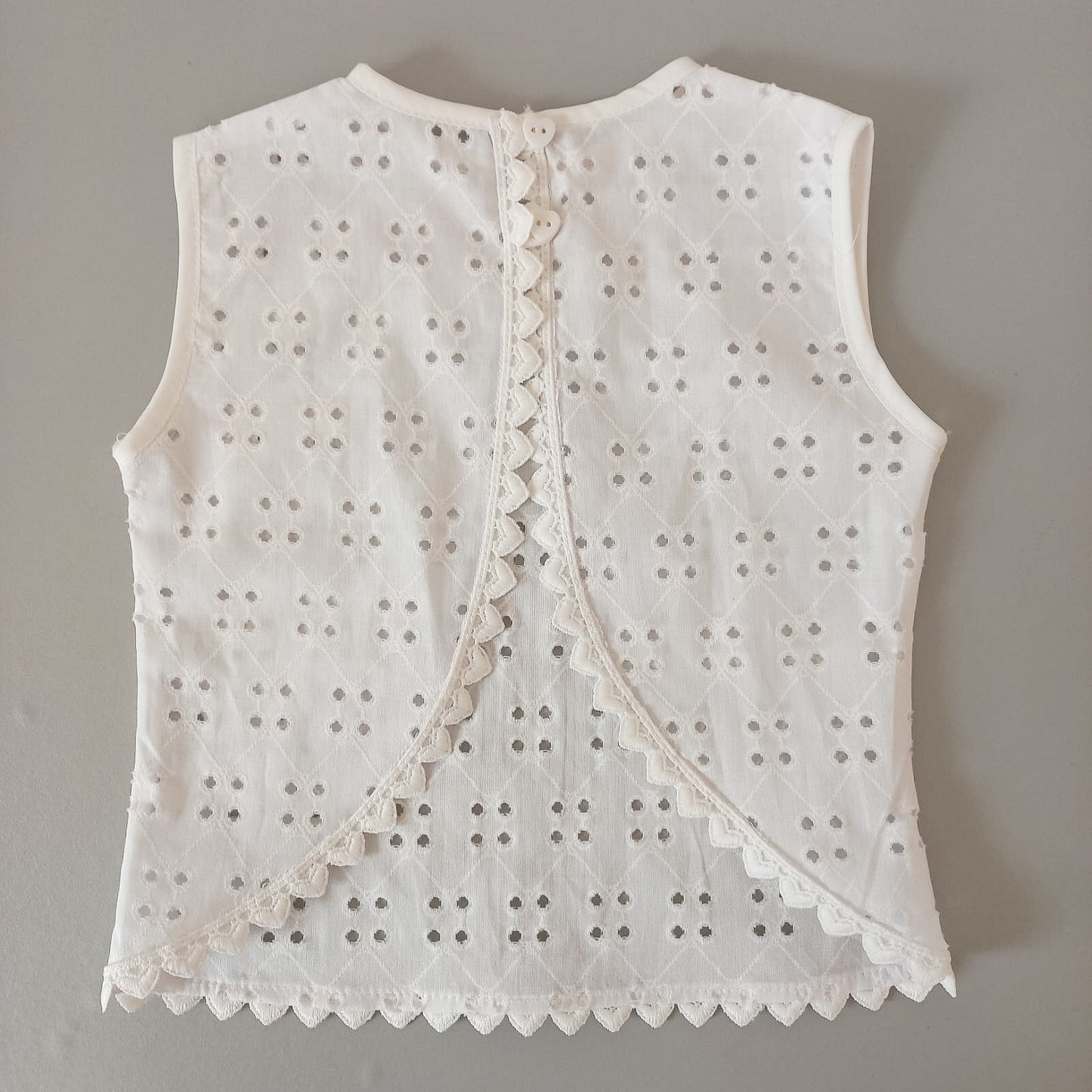 Blusa espalda abierta broderie