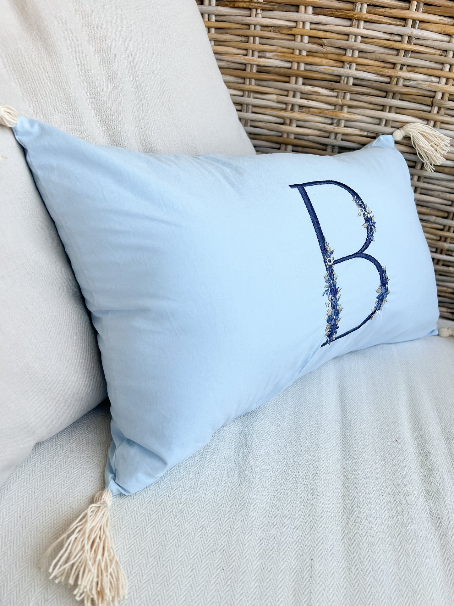 Cojín Borlas largo- personalizado