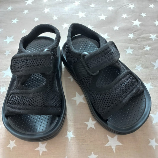 Chalitas negras velcro