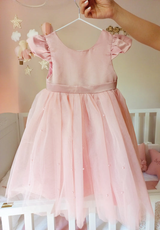 Vestido rosa perlitas y listón en espalda